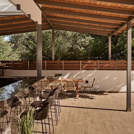 Vis Di Vardi Luxury Estate Argászi